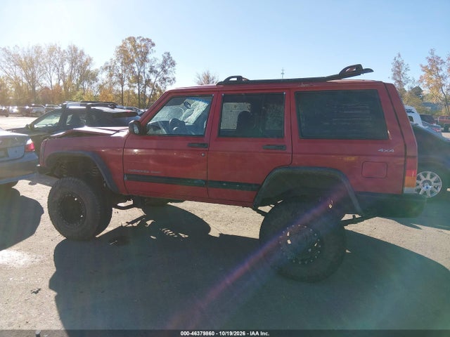 2001 Jeep Cherokee Sport მანქანა იყიდება აუქციონზე, vin: 1J4FF48S31L617330, აუქციონის ნომერი: 46379860