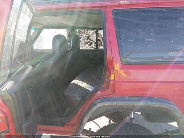 2001 Jeep Cherokee Sport მანქანა იყიდება აუქციონზე, vin: 1J4FF48S31L617330, აუქციონის ნომერი: 46379860