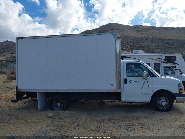 46380203 :رقم المزاد ، 1GBJG31U531218067 vin ، 2003 Chevrolet Express Cutaway Base W/c7l/c7n مزاد بيع