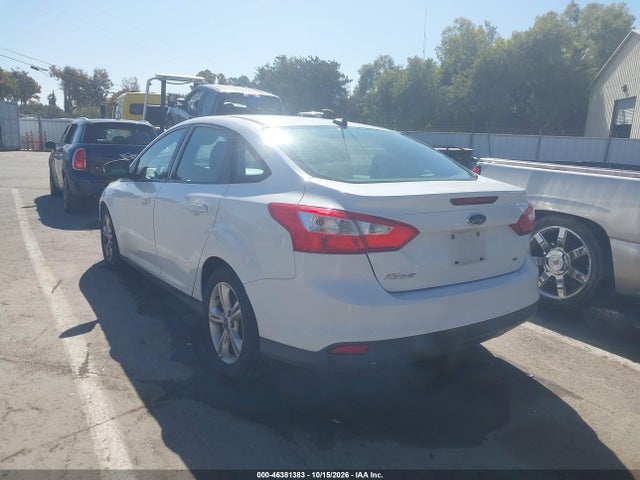 Ford FOCUS SE 2014 1FADP3F26EL124230 Image 3