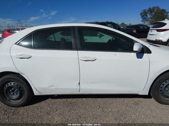 46381640 :رقم المزاد ، 5YFBURHE3GP526303 vin ، 2016 Toyota Corolla Le مزاد بيع