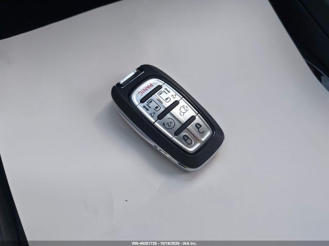 Chrysler Pacifica Limited 2026 2C4RC1GG0TR182509 Image 11