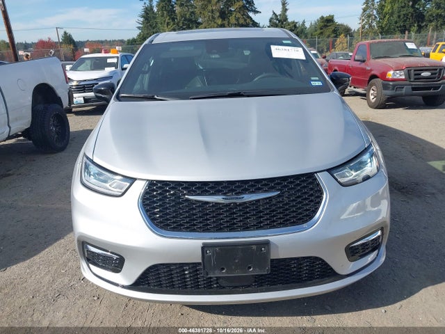 Chrysler Pacifica Limited 2026 2C4RC1GG0TR182509 Image 13