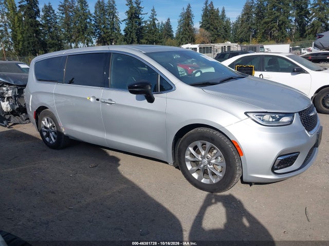 Chrysler Pacifica Limited 2026 2C4RC1GG0TR182509 Image 14
