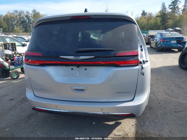 Chrysler Pacifica Limited 2026 2C4RC1GG0TR182509 Image 17
