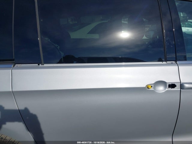 Chrysler Pacifica Limited 2026 2C4RC1GG0TR182509 Image 18