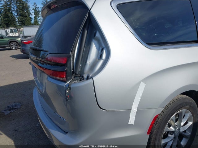 Chrysler Pacifica Limited 2026 2C4RC1GG0TR182509 Image 19