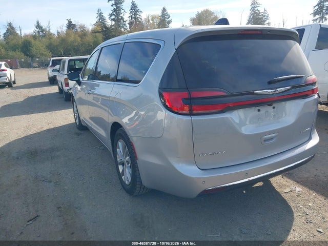 Chrysler Pacifica Limited 2026 2C4RC1GG0TR182509 Image 3