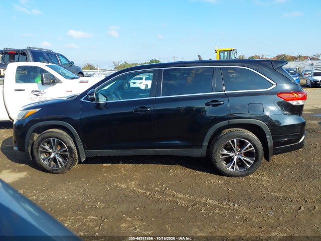 46381856 :رقم المزاد ، 5TDBZRFH7KS986014 vin ، 2019 Toyota Highlander Le مزاد بيع