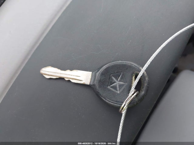 Продаж на аукціоні авто 2000 Chrysler Voyager, vin: 2C4GJ25R0YR753124, номер лоту: 46382012