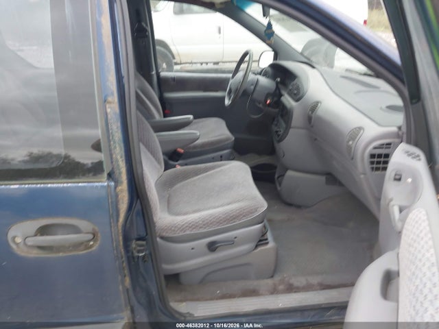 Продаж на аукціоні авто 2000 Chrysler Voyager, vin: 2C4GJ25R0YR753124, номер лоту: 46382012