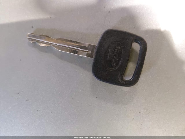 46382388 :رقم المزاد ، 2T1LR32E44C175392 vin ، 2004 Toyota Matrix Xr مزاد بيع