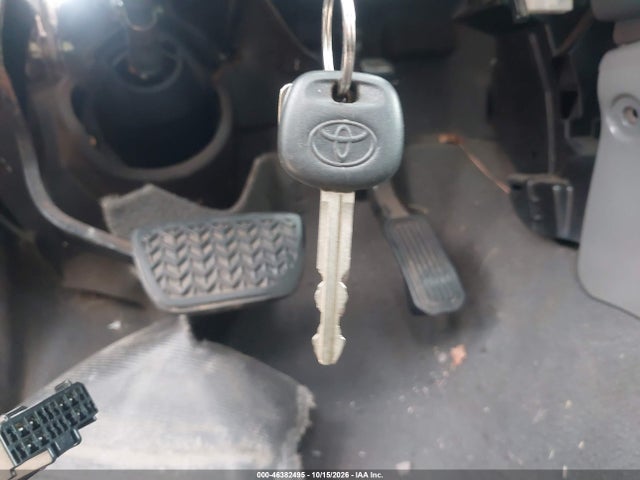 Продажа на аукционе авто 2004 Toyota Sequoia Sr5 V8, vin: 5TDBT44A04S216119, номер лота: 46382495