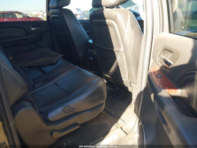 Продажа на аукционе авто 2010 Cadillac Escalade Esv Premium, vin: 1GYUKJEF0AR249095, номер лота: 46382523