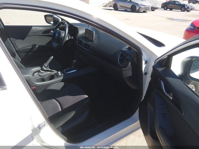 Продажа на аукционе авто 2016 Mazda Mazda3 I Sport, vin: JM1BM1U72G1339020, номер лота: 46382700