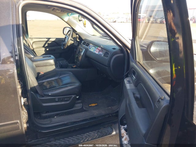 2011 Chevrolet Tahoe Lt მანქანა იყიდება აუქციონზე, vin: 1GNSKBE08BR208673, აუქციონის ნომერი: 46382867