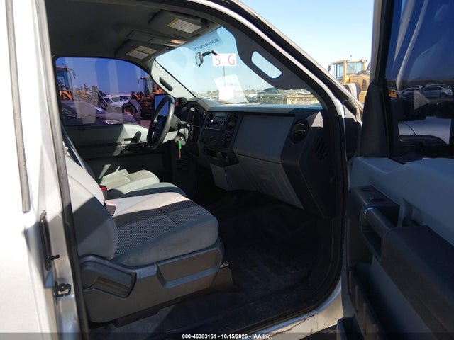 46383161 :رقم المزاد ، 1FT7X2B61FEA15254 vin ، 2015 Ford F-250 Xl مزاد بيع