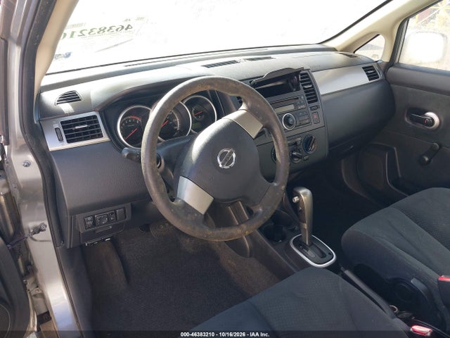 2010 Nissan Versa 1.8s მანქანა იყიდება აუქციონზე, vin: 3N1BC1CP5AL458283, აუქციონის ნომერი: 46383210