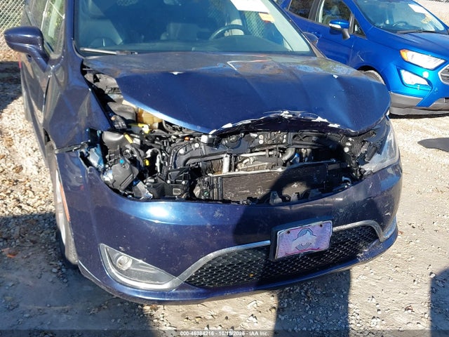 Продажа на аукционе авто 2017 Chrysler Pacifica Touring-l, vin: 2C4RC1BG8HR821329, номер лота: 46384216
