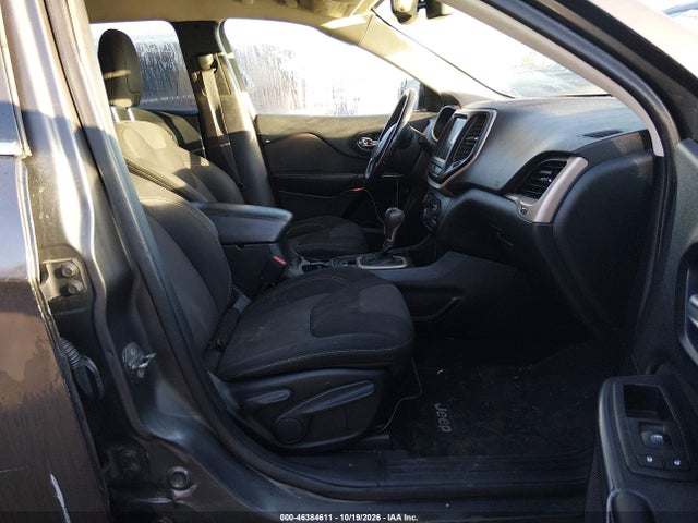 Продажа на аукционе авто 2015 Jeep Cherokee Latitude, vin: 1C4PJLCB0FW677288, номер лота: 46384611