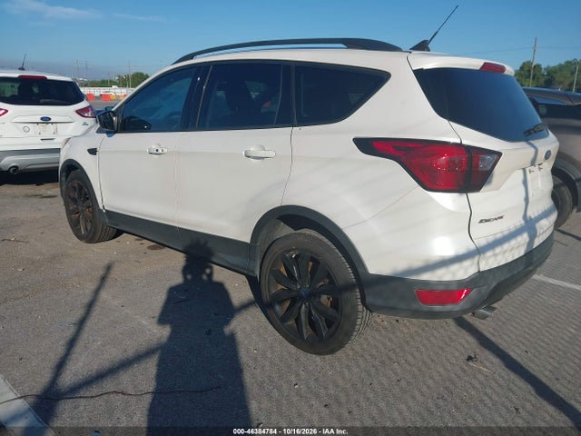 Продаж на аукціоні авто 2019 Ford Escape Se, vin: 1FMCU0GD7KUA58950, номер лоту: 46384784