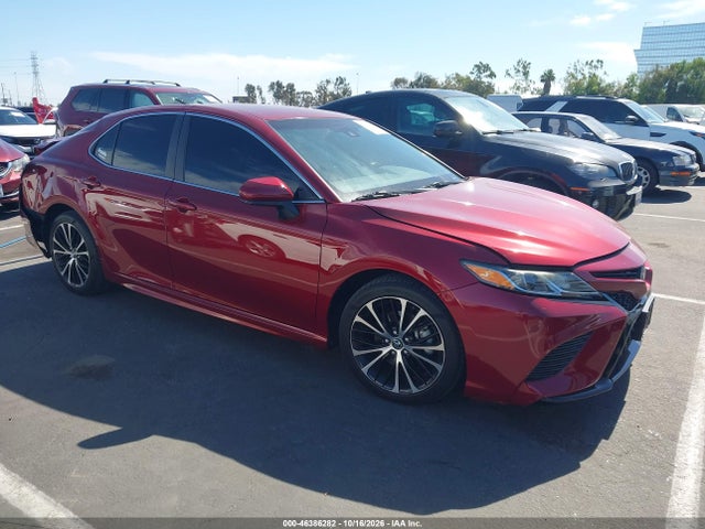 46386282 :رقم المزاد ، 4T1B11HK2JU546595 vin ، 2018 Toyota Camry Se مزاد بيع