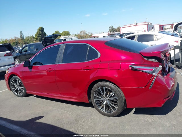 46386282 :رقم المزاد ، 4T1B11HK2JU546595 vin ، 2018 Toyota Camry Se مزاد بيع