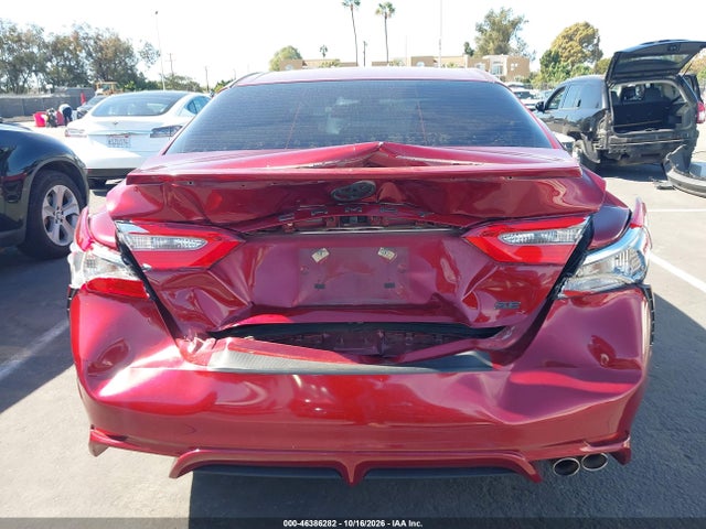 46386282 :رقم المزاد ، 4T1B11HK2JU546595 vin ، 2018 Toyota Camry Se مزاد بيع