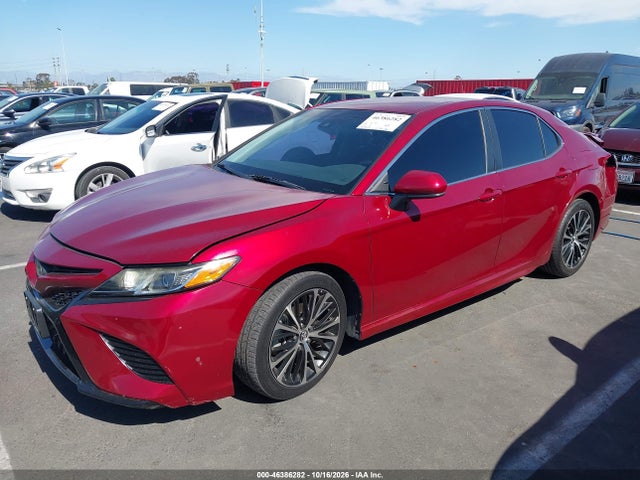 46386282 :رقم المزاد ، 4T1B11HK2JU546595 vin ، 2018 Toyota Camry Se مزاد بيع