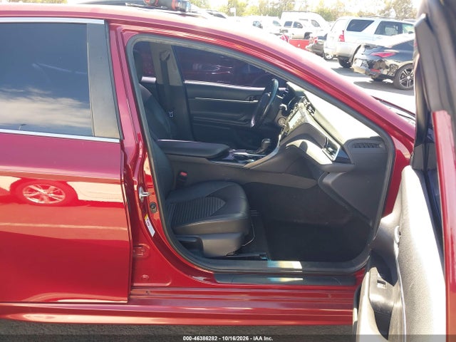 46386282 :رقم المزاد ، 4T1B11HK2JU546595 vin ، 2018 Toyota Camry Se مزاد بيع