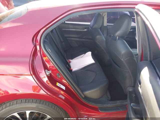 46386282 :رقم المزاد ، 4T1B11HK2JU546595 vin ، 2018 Toyota Camry Se مزاد بيع