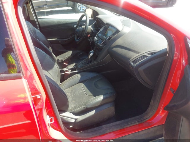 1FADP3F23GL225504 Ford FOCUS SE