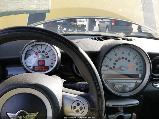2007 Mini Cooper S მანქანა იყიდება აუქციონზე, vin: WMWMF73527TL86538, აუქციონის ნომერი: 46386673