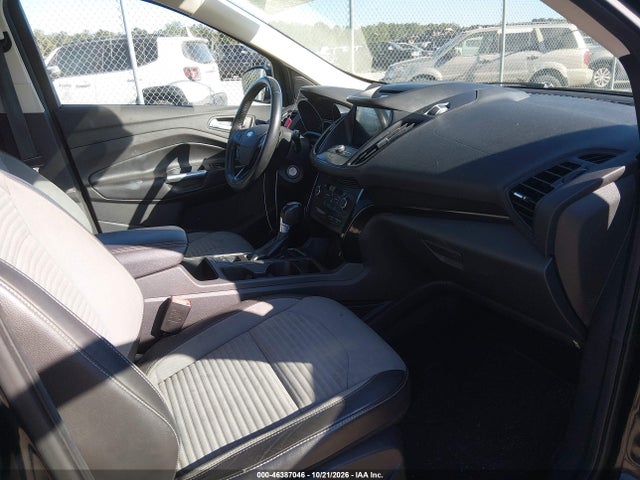 1FMCU0GD6HUA02796 Ford ESCAPE SE