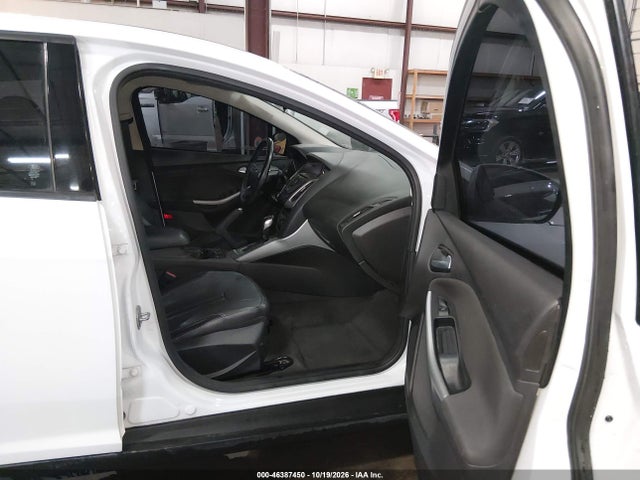 1FADP3F25EL294000 Ford FOCUS SE