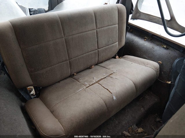 1999 Jeep Wrangler Se მანქანა იყიდება აუქციონზე, vin: 1J4FY29P6XP481575, აუქციონის ნომერი: 46387465