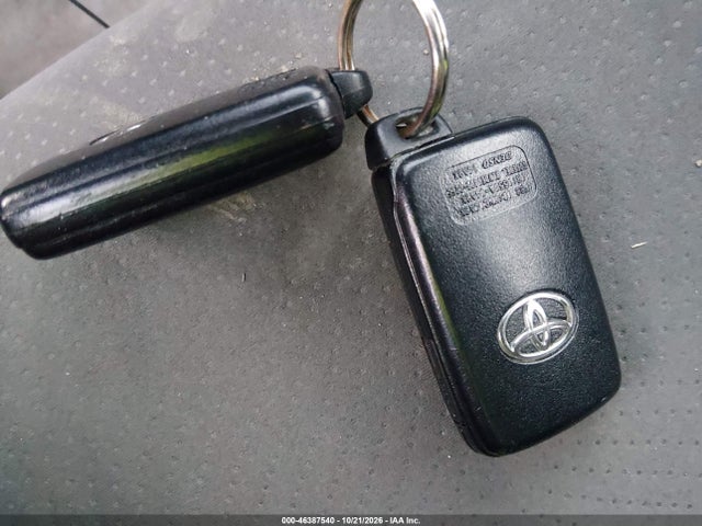 2011 Toyota Prius Three მანქანა იყიდება აუქციონზე, vin: JTDKN3DU3B1422057, აუქციონის ნომერი: 46387540