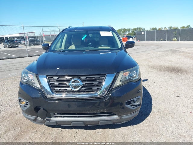 46388286 :رقم المزاد ، 5N1DR2MM3HC640256 vin ، 2017 Nissan Pathfinder Sv مزاد بيع
