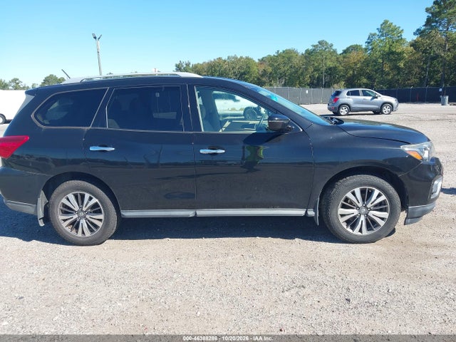 46388286 :رقم المزاد ، 5N1DR2MM3HC640256 vin ، 2017 Nissan Pathfinder Sv مزاد بيع
