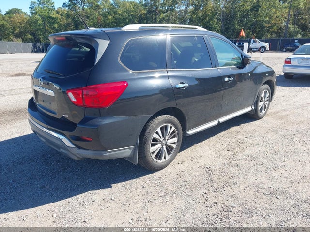 46388286 :رقم المزاد ، 5N1DR2MM3HC640256 vin ، 2017 Nissan Pathfinder Sv مزاد بيع