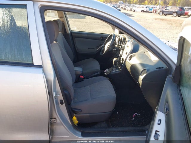 46388293 :رقم المزاد ، 2T1KR32E27C656144 vin ، 2007 Toyota Matrix مزاد بيع