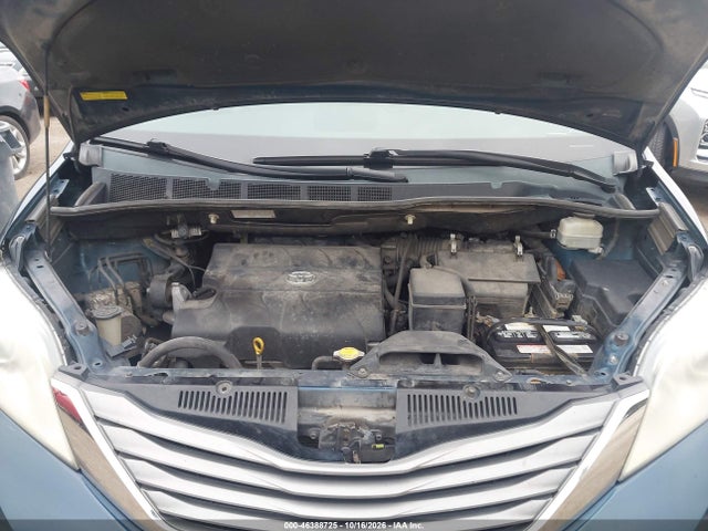 46388725 :رقم المزاد ، 5TDYK3DC8BS035016 vin ، 2011 Toyota Sienna Xle V6 مزاد بيع