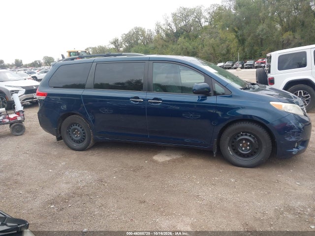 46388725 :رقم المزاد ، 5TDYK3DC8BS035016 vin ، 2011 Toyota Sienna Xle V6 مزاد بيع