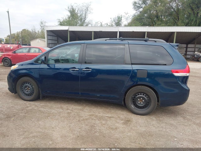 46388725 :رقم المزاد ، 5TDYK3DC8BS035016 vin ، 2011 Toyota Sienna Xle V6 مزاد بيع