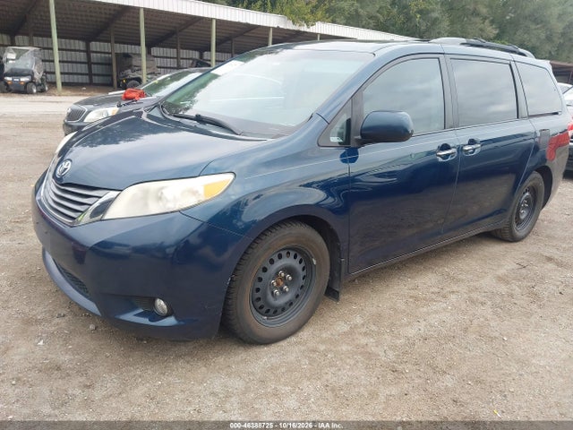 46388725 :رقم المزاد ، 5TDYK3DC8BS035016 vin ، 2011 Toyota Sienna Xle V6 مزاد بيع