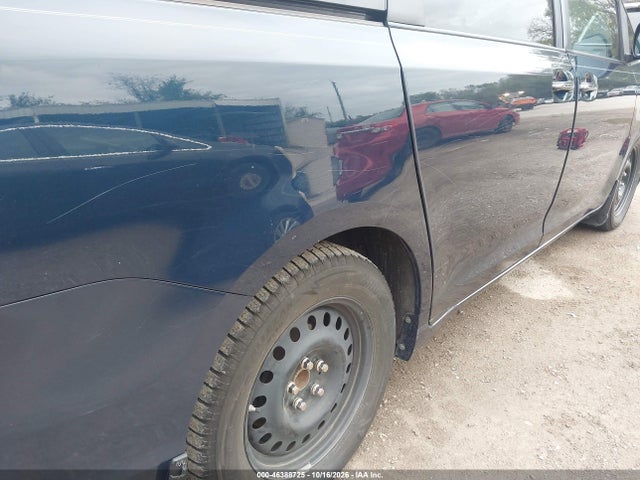 46388725 :رقم المزاد ، 5TDYK3DC8BS035016 vin ، 2011 Toyota Sienna Xle V6 مزاد بيع