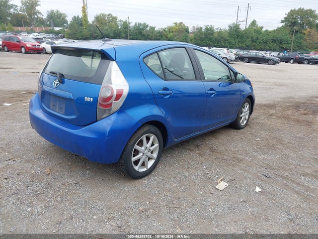 46389702 :رقم المزاد ، JTDKDTB36C1016580 vin ، 2012 Toyota Prius C Three مزاد بيع