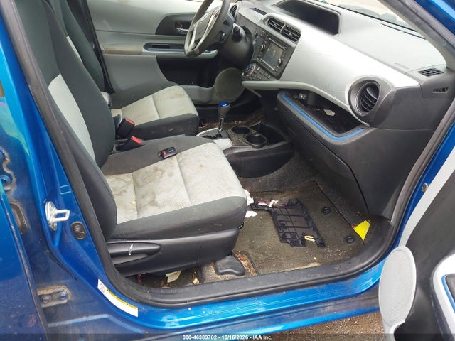 46389702 :رقم المزاد ، JTDKDTB36C1016580 vin ، 2012 Toyota Prius C Three مزاد بيع