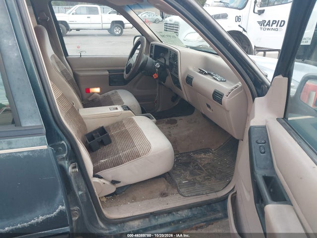 Продажа на аукционе авто 1992 Ford Explorer, vin: 1FMDU34X7NUB37124, номер лота: 46389780