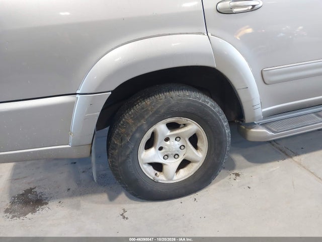 Продаж на аукціоні авто 2002 Toyota Sequoia Sr5 V8, vin: 5TDZT34A42S131712, номер лоту: 46390047